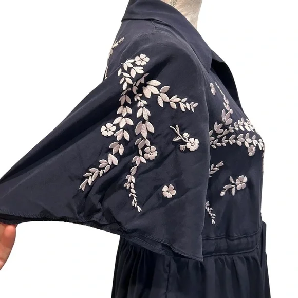 Cinq a Sept Silk Button Blue Dress Embroidered Floral Rose Pink Pockets Small 4 - Picture 3 of 16